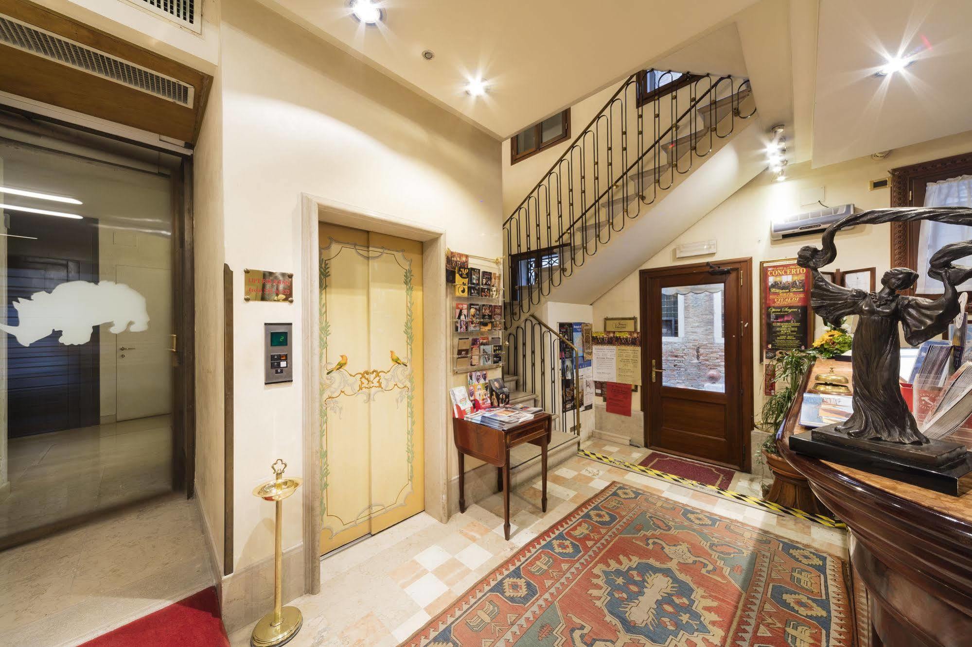 Hotel Al Ponte Dei Sospiri Venice Luaran gambar